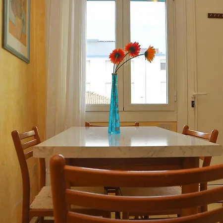 Peaceful Few Steps From The Center 아파트 비비오네