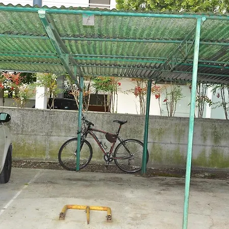 Peaceful Few Steps From The Center 아파트 비비오네