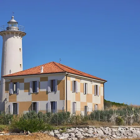 Peaceful Few Steps From The Center Lägenhet *