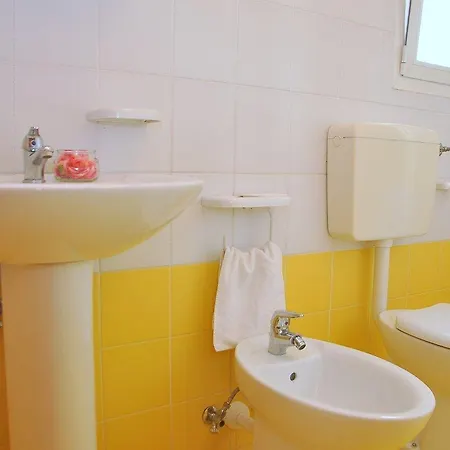 Peaceful Few Steps From The Center 아파트 *