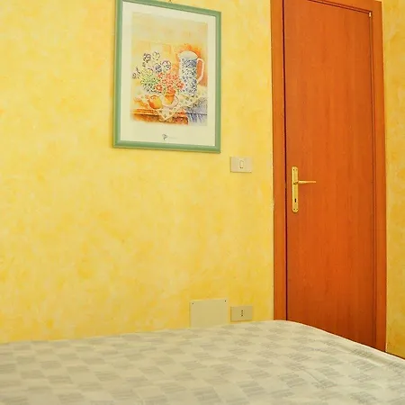 Peaceful Few Steps From The Center 아파트 *