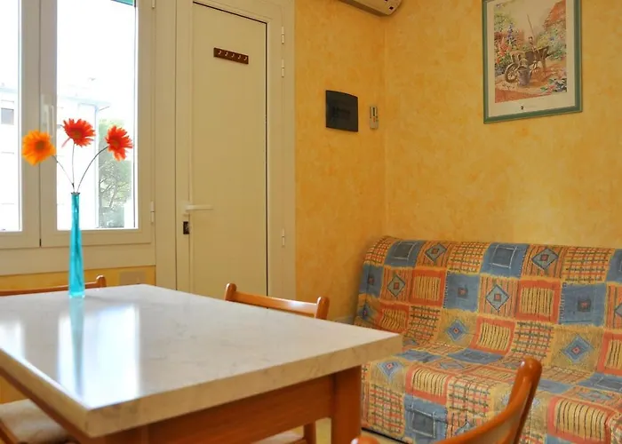 Lägenhet Peaceful Few Steps From The Center Bibione