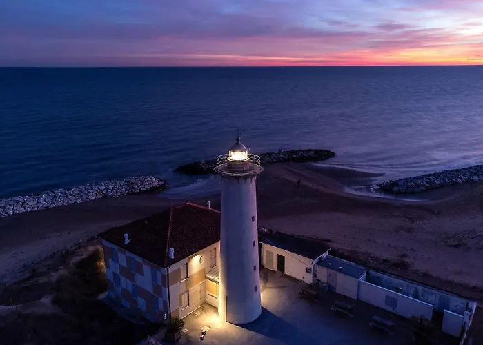 Peaceful Few Steps From The Center Lägenhet