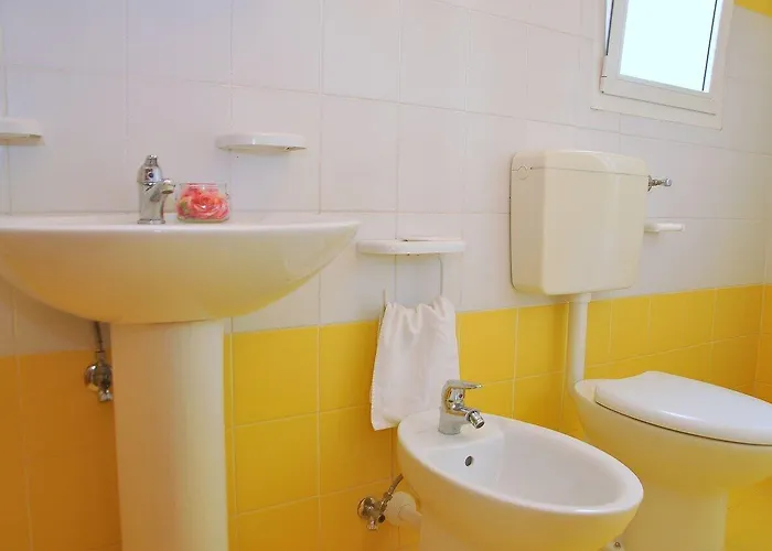 Peaceful Few Steps From The Center Lägenhet *