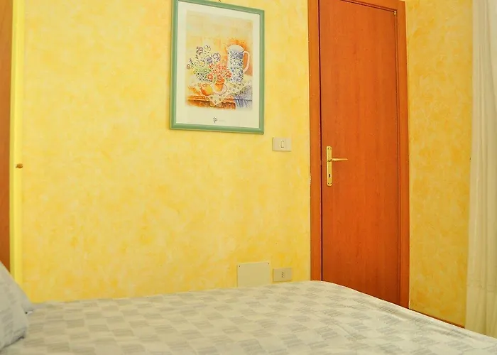 Peaceful Few Steps From The Center Appartamento *